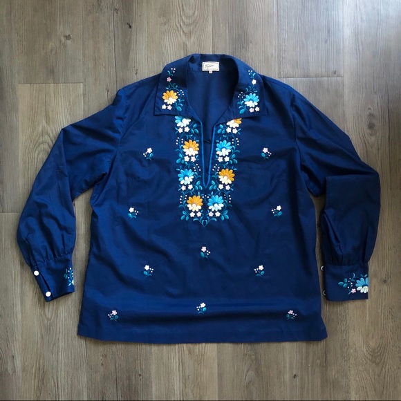 LAST CHANCE Vintage Tramo of Switzerland Embroidered Top - Picture 2 of 10